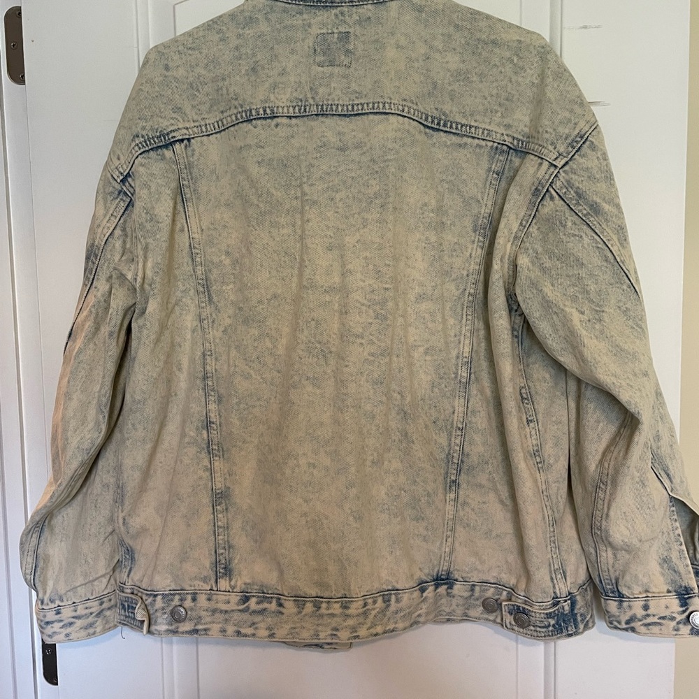 Jean jacket - Picture 2 of 3